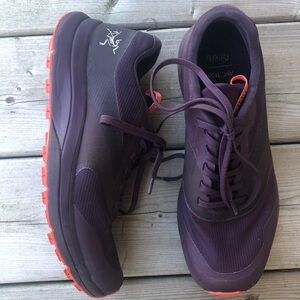 Women's 8.5 Arcteryx Norvan LD Running Hiking Shoes Vibram Sole Hikers Grip